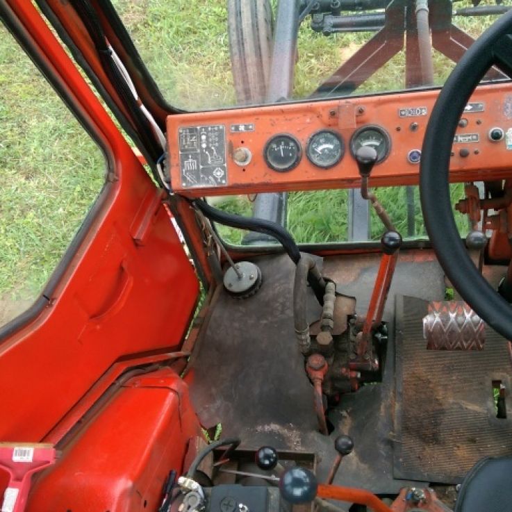 T16 traktors